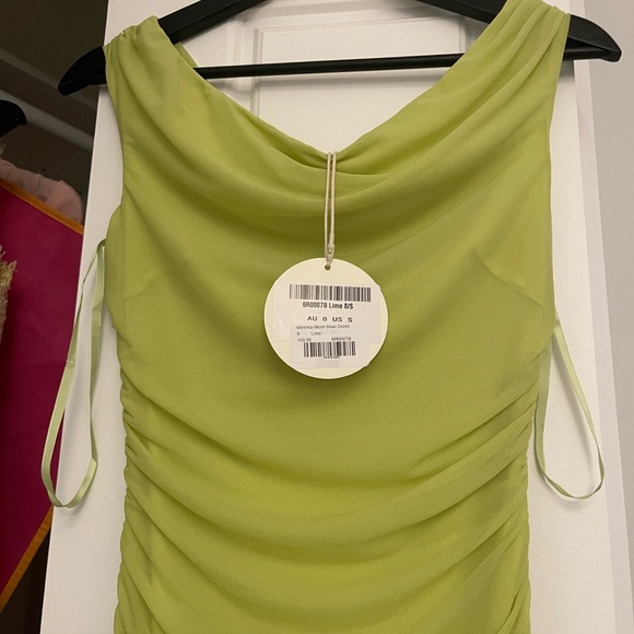 husshandco / Hello Molly OLD LOVE OFF SHOULDER MAXI DRESS LIME size small - Picture 5 of 5